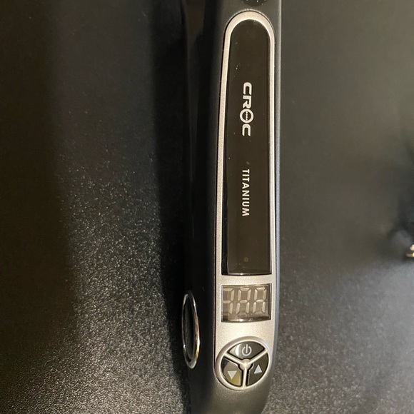 CROC Titanium Flat Iron - 1 in. - Picture 3 of 3